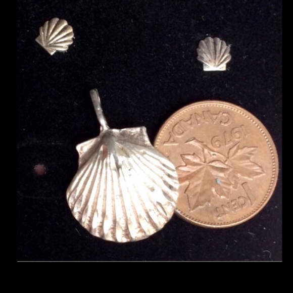 Jewelry - seashell necklace earring set sterling silver